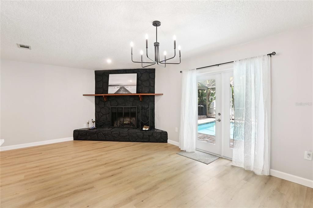 Active With Contract: $575,000 (3 beds, 2 baths, 1878 Square Feet)