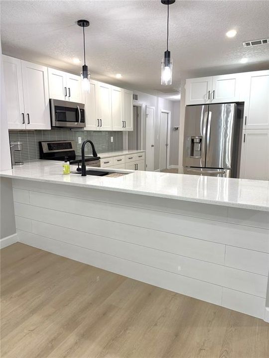 Active With Contract: $575,000 (3 beds, 2 baths, 1878 Square Feet)