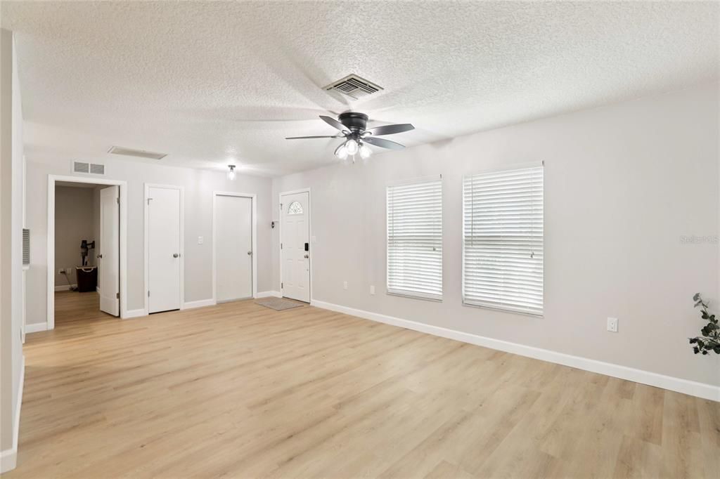 Active With Contract: $575,000 (3 beds, 2 baths, 1878 Square Feet)