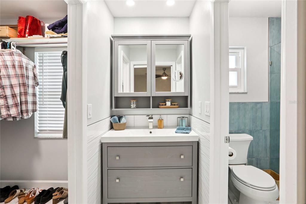 Active With Contract: $575,000 (3 beds, 2 baths, 1878 Square Feet)