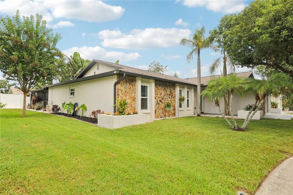 Active With Contract: $575,000 (3 beds, 2 baths, 1878 Square Feet)