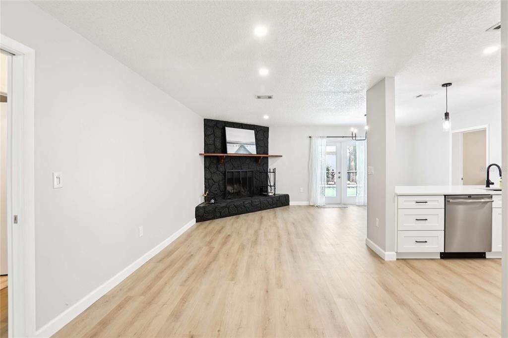 Active With Contract: $575,000 (3 beds, 2 baths, 1878 Square Feet)