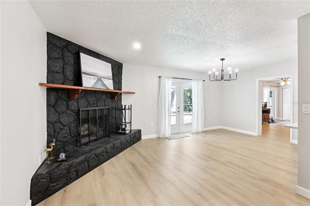 Active With Contract: $575,000 (3 beds, 2 baths, 1878 Square Feet)