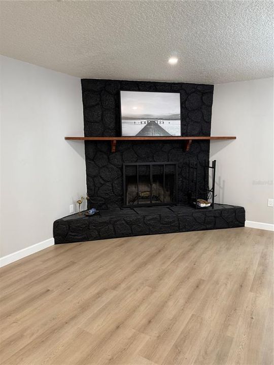 Active With Contract: $575,000 (3 beds, 2 baths, 1878 Square Feet)