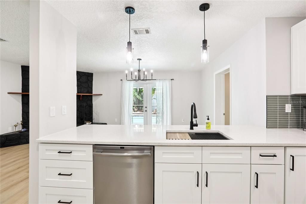 Active With Contract: $575,000 (3 beds, 2 baths, 1878 Square Feet)