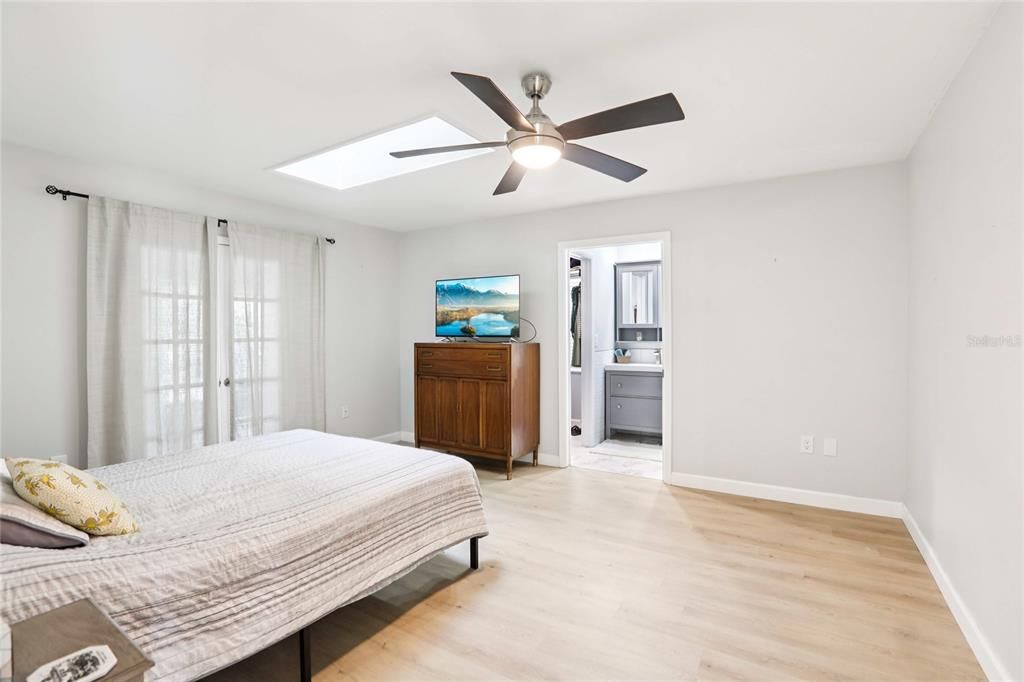 Active With Contract: $575,000 (3 beds, 2 baths, 1878 Square Feet)