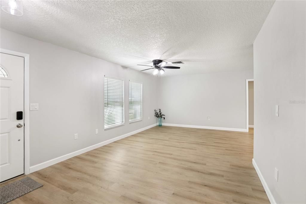 Active With Contract: $575,000 (3 beds, 2 baths, 1878 Square Feet)