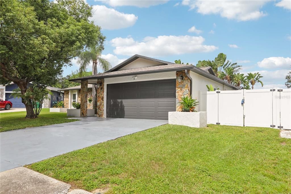 Active With Contract: $575,000 (3 beds, 2 baths, 1878 Square Feet)