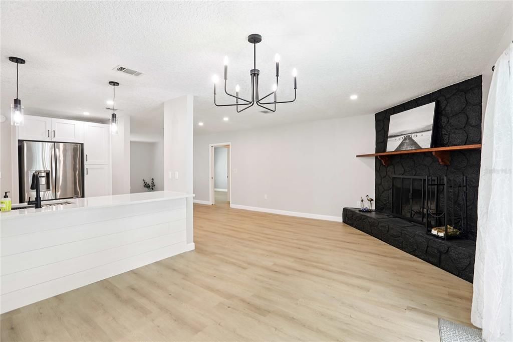 Active With Contract: $575,000 (3 beds, 2 baths, 1878 Square Feet)