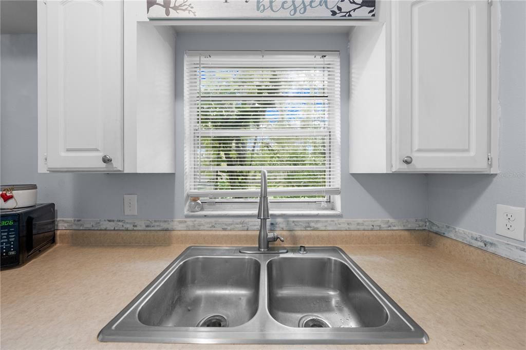 待售: $315,000 (3 贝兹, 1 浴室, 904 平方英尺)