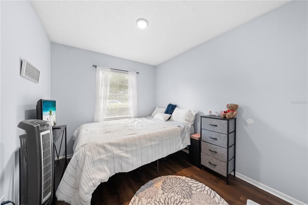 待售: $315,000 (3 贝兹, 1 浴室, 904 平方英尺)