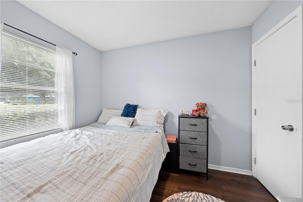 待售: $315,000 (3 贝兹, 1 浴室, 904 平方英尺)