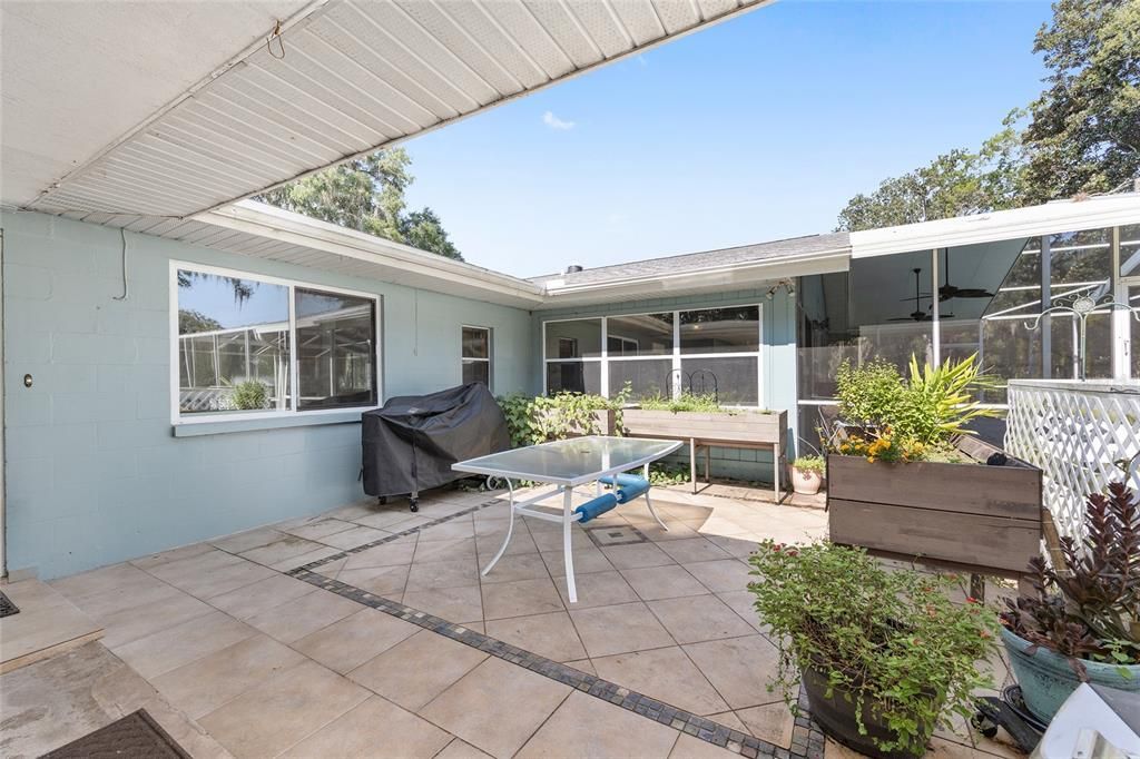 Active With Contract: $499,900 (4 beds, 3 baths, 2683 Square Feet)