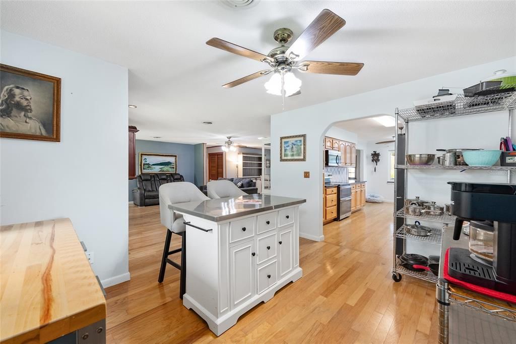 Active With Contract: $499,900 (4 beds, 3 baths, 2683 Square Feet)