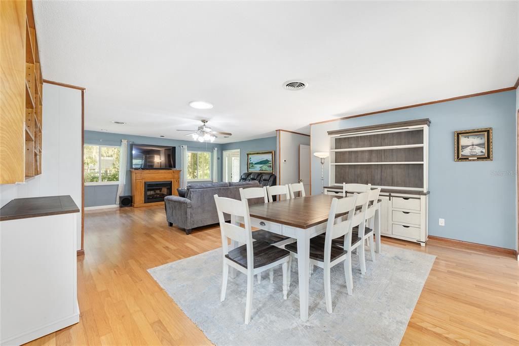 Active With Contract: $499,900 (4 beds, 3 baths, 2683 Square Feet)