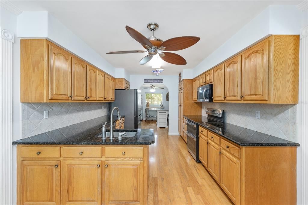 Active With Contract: $499,900 (4 beds, 3 baths, 2683 Square Feet)