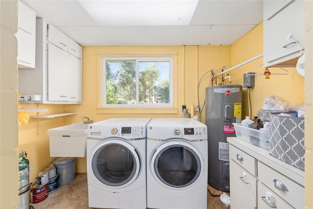 Active With Contract: $499,900 (4 beds, 3 baths, 2683 Square Feet)