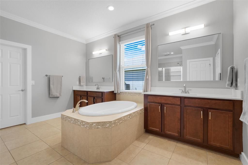 На продажу: $700,000 (4 спален, 3 ванн, 2979 Квадратных фут)