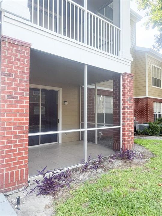 For Sale: $255,000 (2 beds, 2 baths, 886 Square Feet)