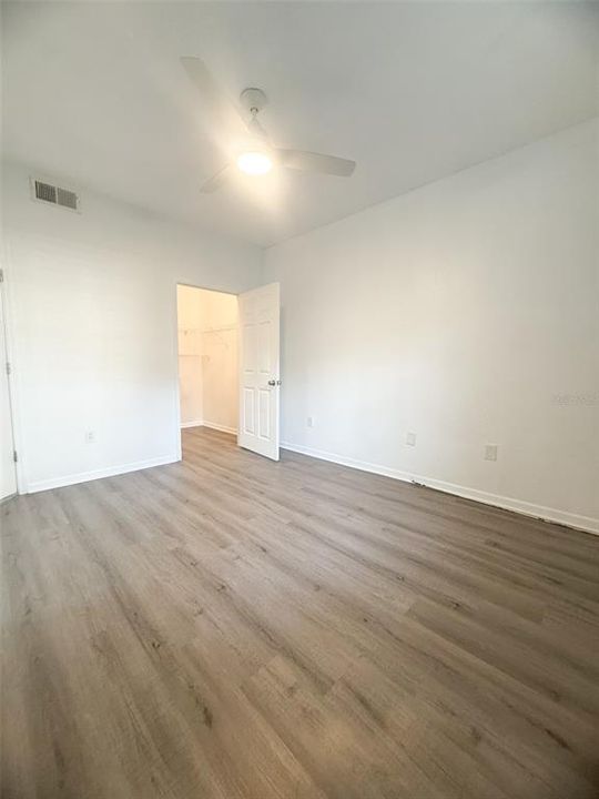 For Sale: $255,000 (2 beds, 2 baths, 886 Square Feet)