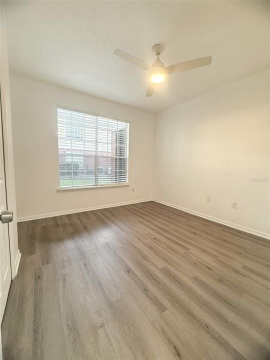 For Sale: $255,000 (2 beds, 2 baths, 886 Square Feet)