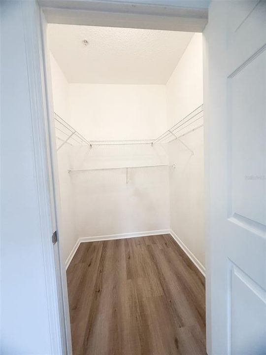 For Sale: $255,000 (2 beds, 2 baths, 886 Square Feet)