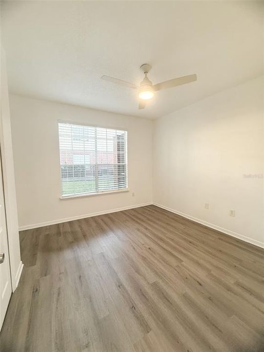 For Sale: $255,000 (2 beds, 2 baths, 886 Square Feet)