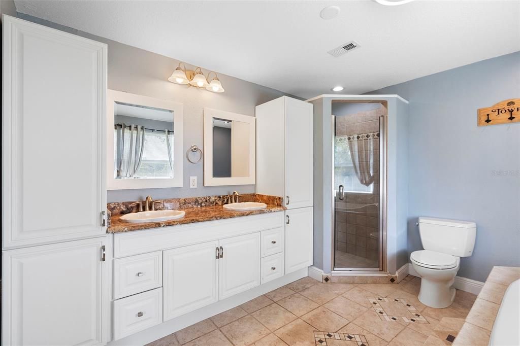 For Sale: $685,000 (3 beds, 2 baths, 2715 Square Feet)