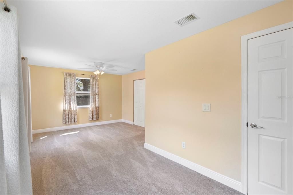 For Sale: $685,000 (3 beds, 2 baths, 2715 Square Feet)