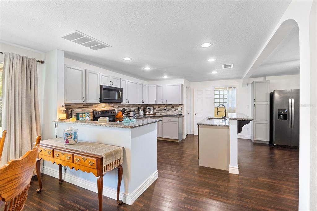 For Sale: $685,000 (3 beds, 2 baths, 2715 Square Feet)