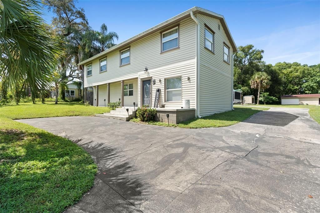 For Sale: $685,000 (3 beds, 2 baths, 2715 Square Feet)