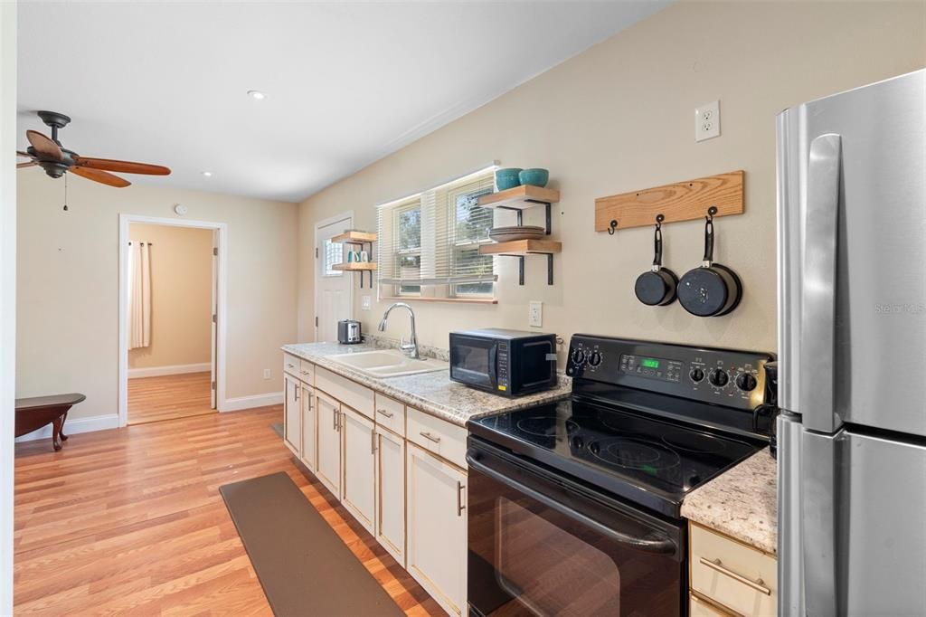 For Sale: $685,000 (3 beds, 2 baths, 2715 Square Feet)