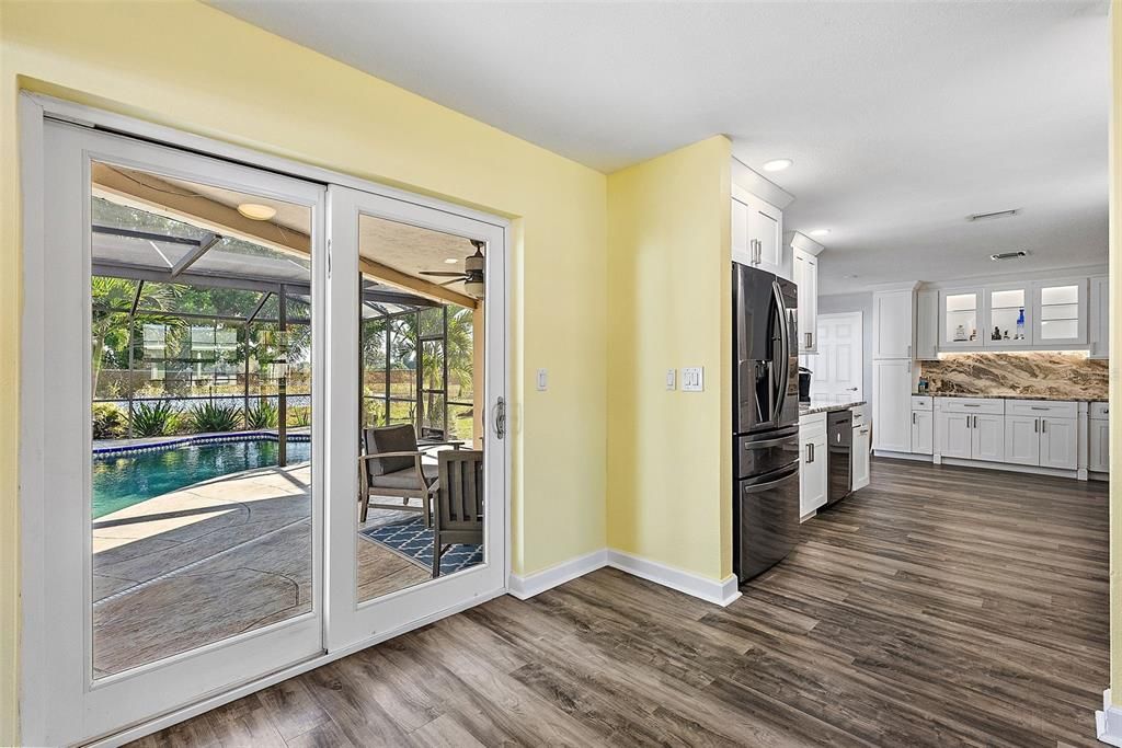 合同活跃: $520,000 (3 贝兹, 2 浴室, 1565 平方英尺)