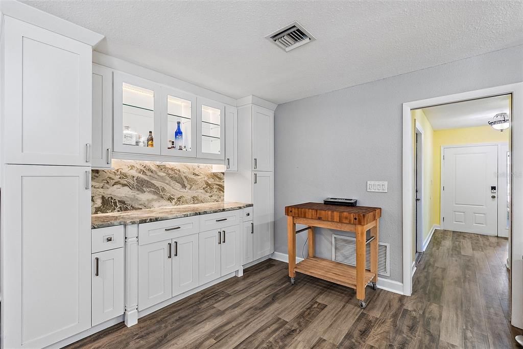 合同活跃: $520,000 (3 贝兹, 2 浴室, 1565 平方英尺)