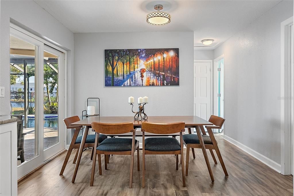 合同活跃: $520,000 (3 贝兹, 2 浴室, 1565 平方英尺)