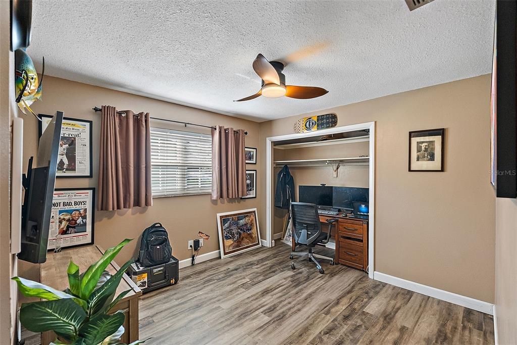 合同活跃: $520,000 (3 贝兹, 2 浴室, 1565 平方英尺)