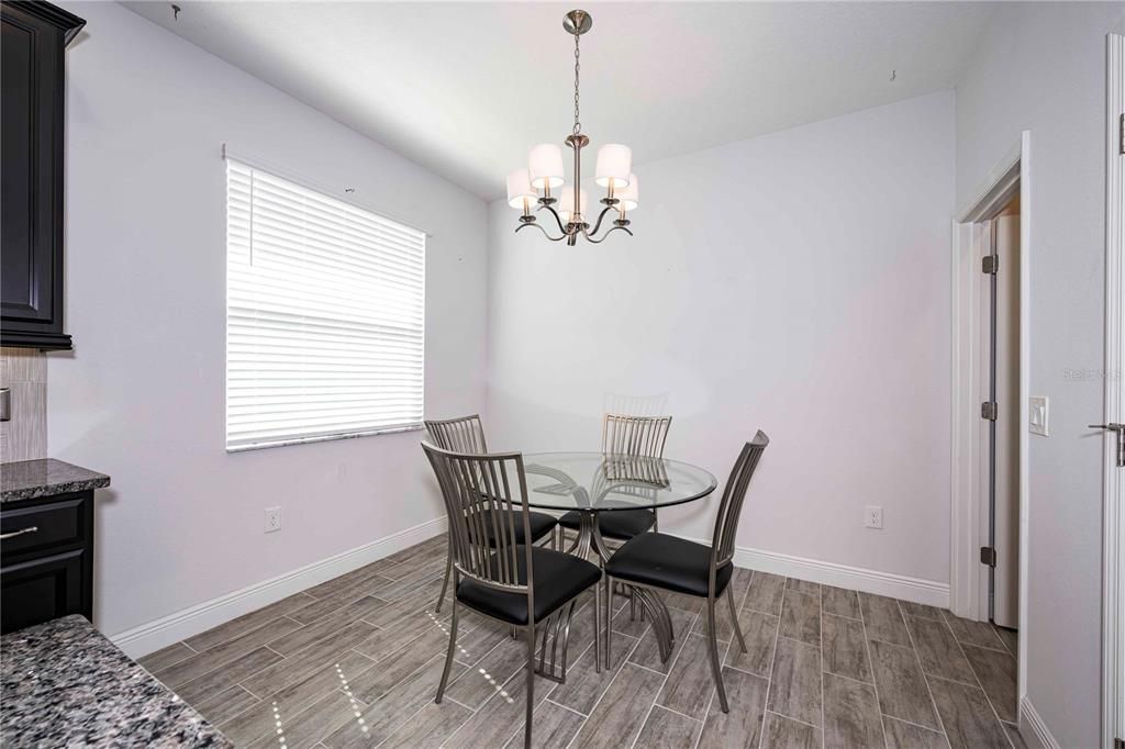 En Venta: $330,000 (3 camas, 2 baños, 1876 Pies cuadrados)