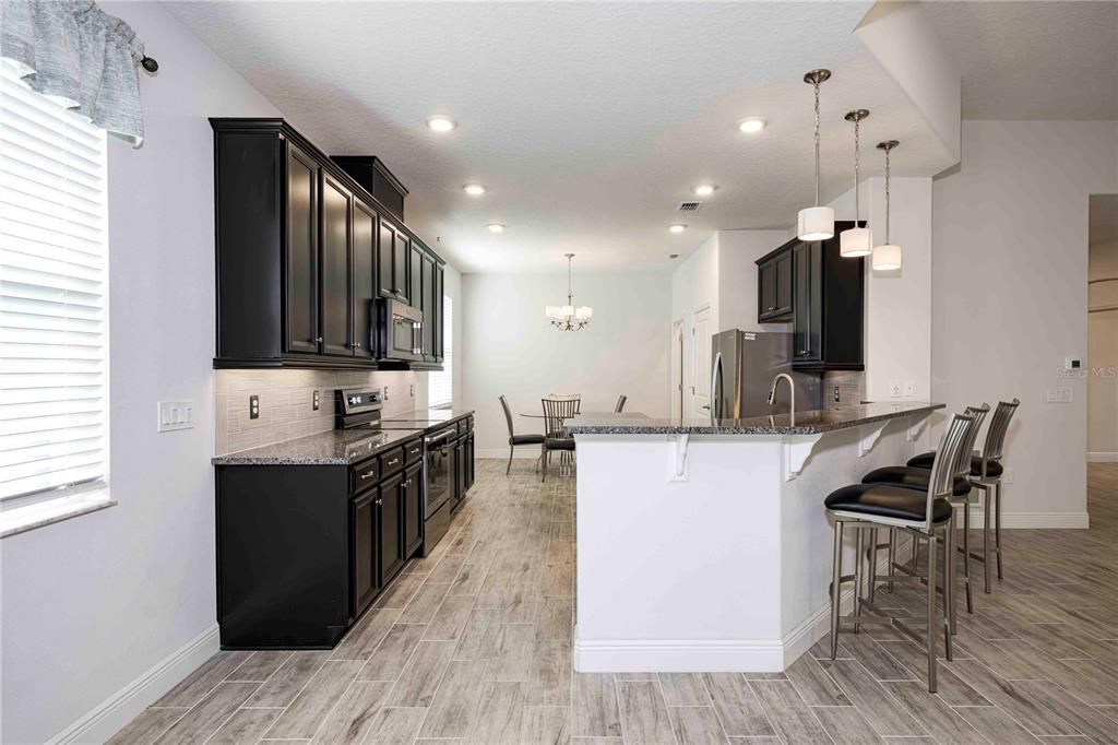 En Venta: $330,000 (3 camas, 2 baños, 1876 Pies cuadrados)