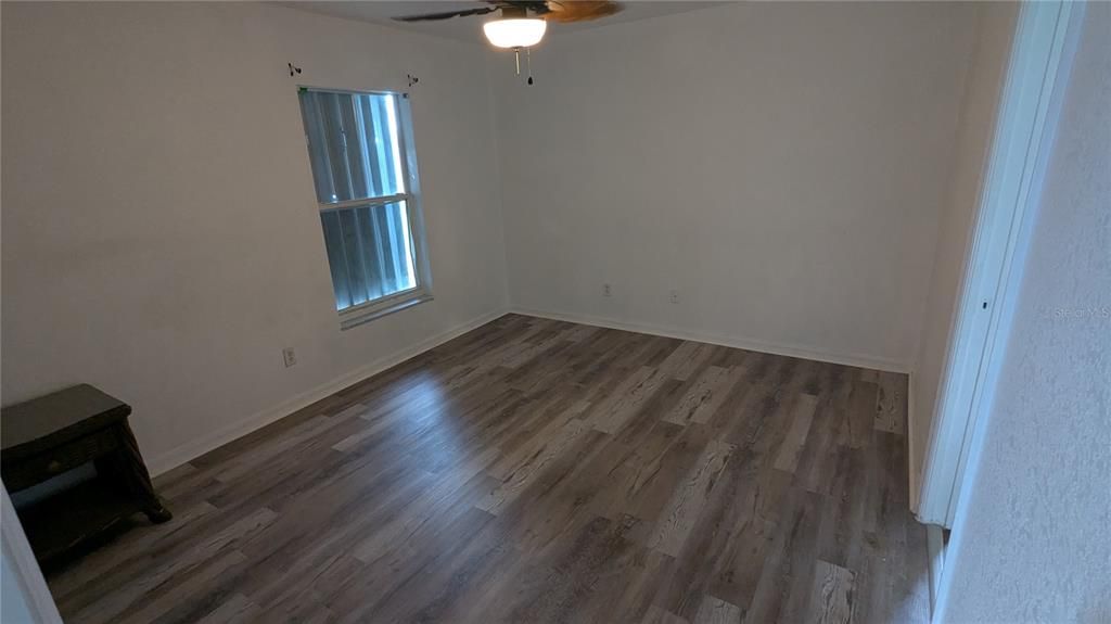 待售: $299,000 (3 贝兹, 2 浴室, 1212 平方英尺)