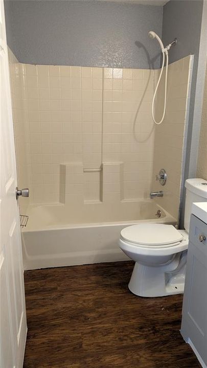 待售: $299,000 (3 贝兹, 2 浴室, 1212 平方英尺)