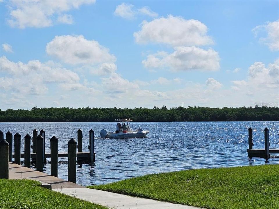 待售: $299,000 (3 贝兹, 2 浴室, 1212 平方英尺)