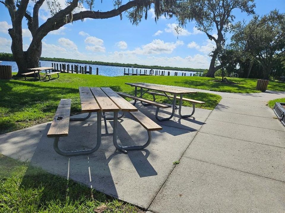 待售: $299,000 (3 贝兹, 2 浴室, 1212 平方英尺)