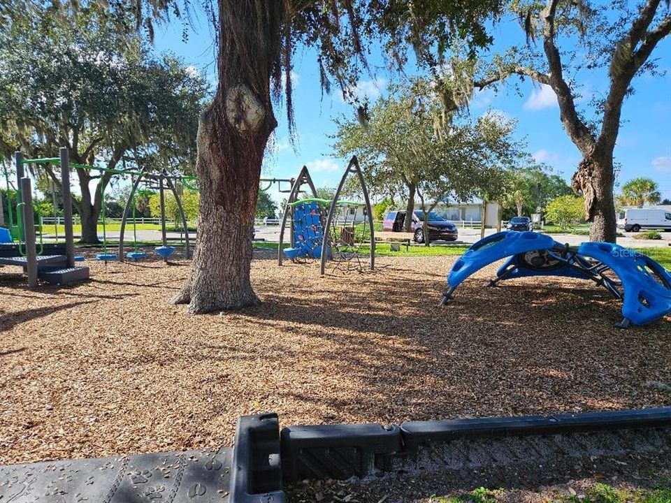 待售: $299,000 (3 贝兹, 2 浴室, 1212 平方英尺)