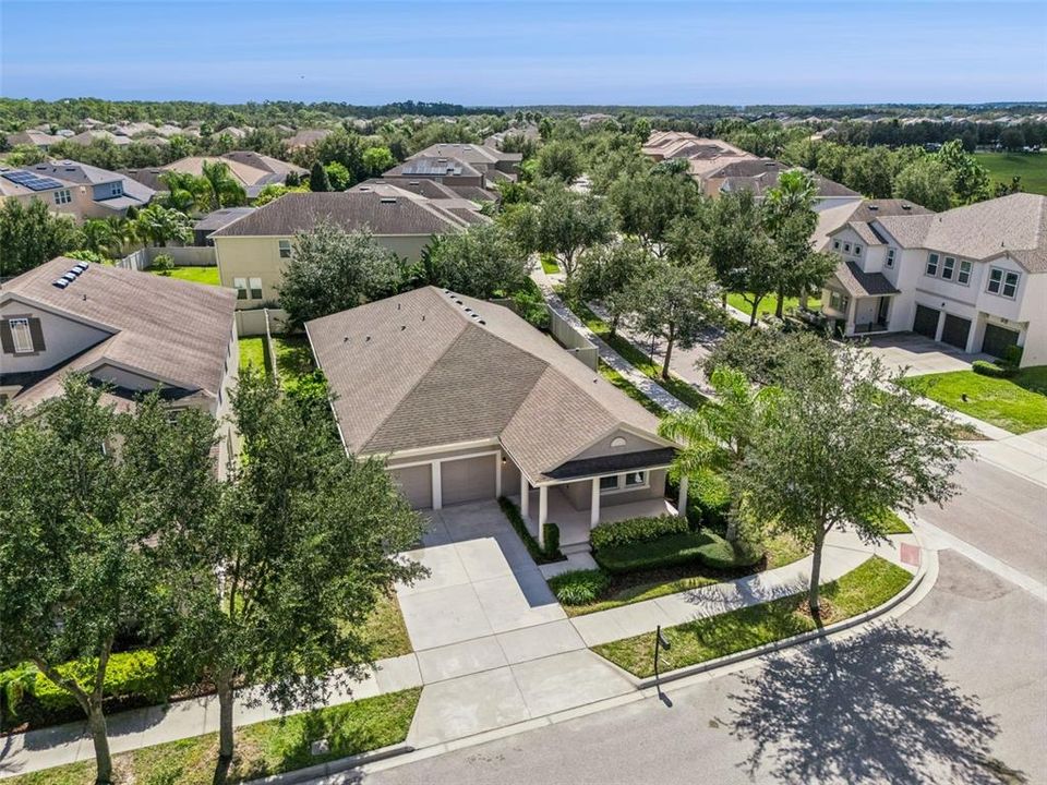 合同活跃: $579,000 (4 贝兹, 2 浴室, 2019 平方英尺)