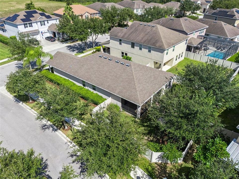 合同活跃: $579,000 (4 贝兹, 2 浴室, 2019 平方英尺)