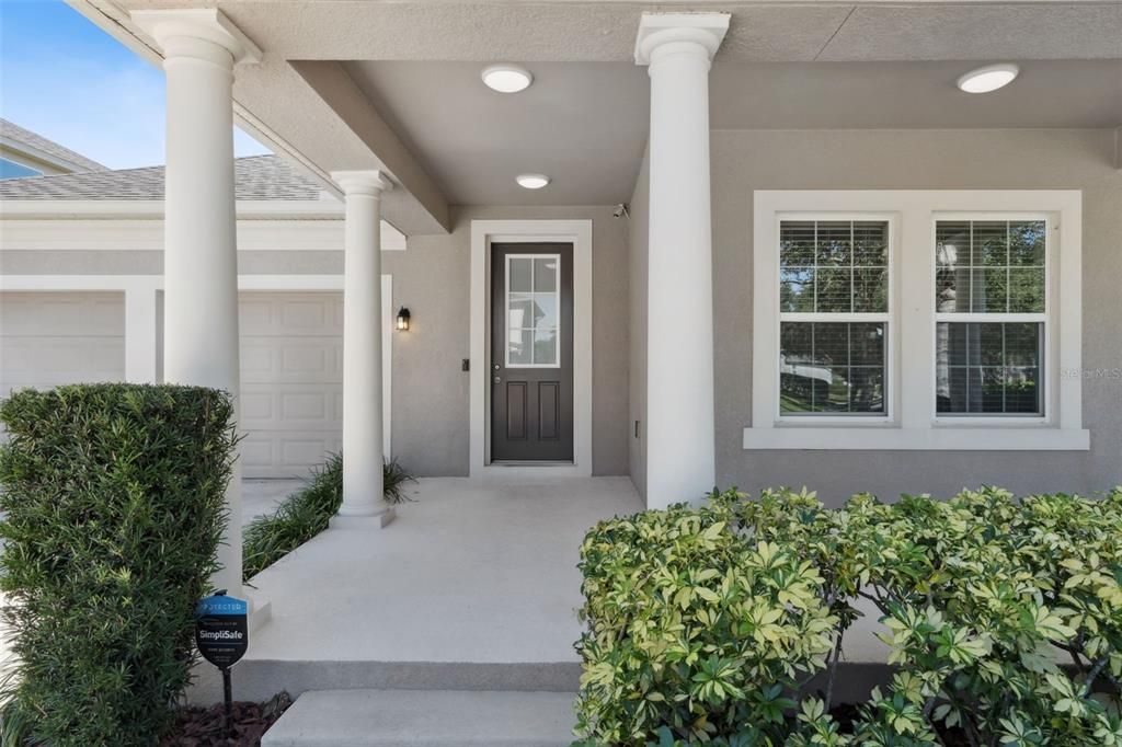 合同活跃: $579,000 (4 贝兹, 2 浴室, 2019 平方英尺)