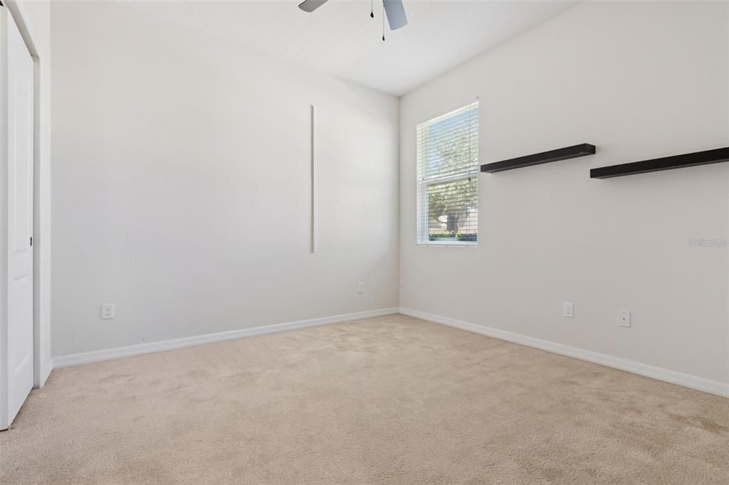 合同活跃: $579,000 (4 贝兹, 2 浴室, 2019 平方英尺)