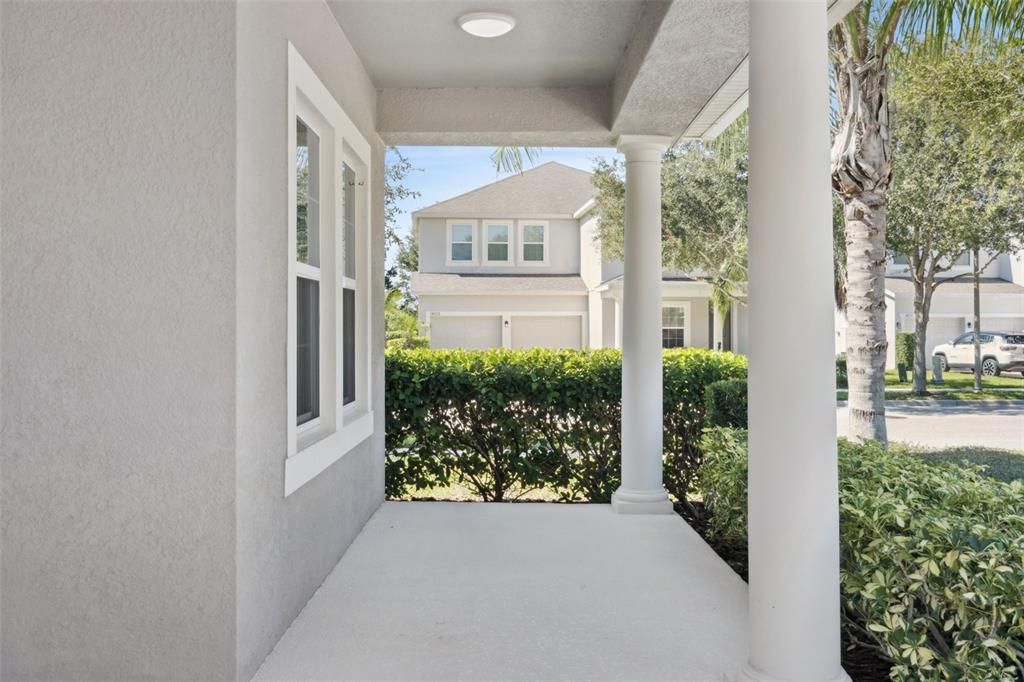 合同活跃: $579,000 (4 贝兹, 2 浴室, 2019 平方英尺)