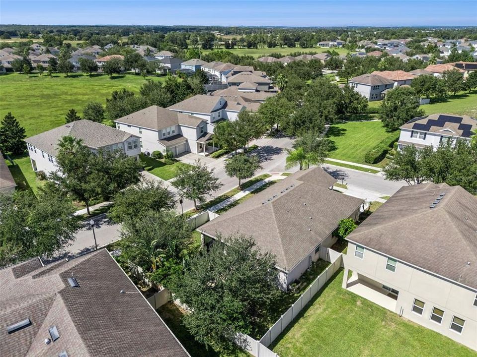 合同活跃: $579,000 (4 贝兹, 2 浴室, 2019 平方英尺)