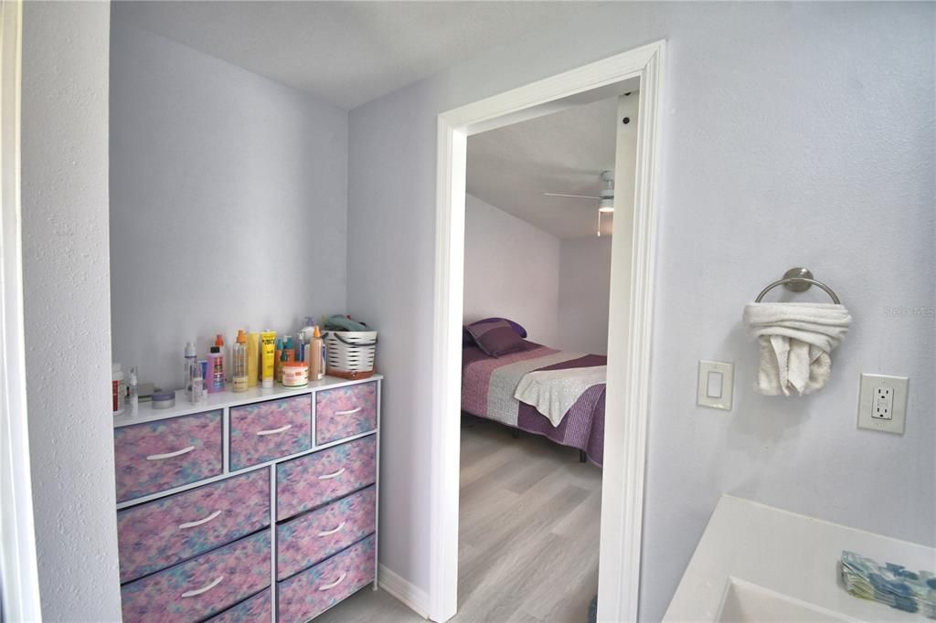 For Sale: $191,900 (2 beds, 2 baths, 1066 Square Feet)